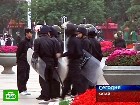 Жители Урумчи оказались на осадном положении. В автономном районе Синьцзян на северо-западе Китая не утихают волнения уйгуров, в результате которых уже погибли более 150 человек. беспорядки, демонстрации и митинги, Китай, саммит. НТВ.Ru: новости, видео, программы телеканала НТВ Жители Урумчи оказались на осадном положении. В автономном районе Синьцзян на северо-западе Китая не утихают волнения уйгуров, в результате которых уже погибли более 150 человек. беспорядки, демонстрации и митинги, Китай, саммит. НТВ.Ru: новости, видео, программы телеканала НТВ
