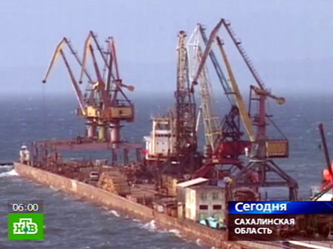 Арестованную шхуну сорвало с якоря Арестованную шхуну сорвало с якоря