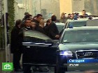 Итальянский премьер вышел из больницы. Хирурги миланского госпиталя «Сан-Рафаэле» отпустили Берлускони долечиваться дома, наказав воздерживаться от работы в течение двух недель. Берлускони, Италия, Милан, нападения. НТВ.Ru: новости, видео, программы телеканала НТВ Итальянский премьер вышел из больницы. Хирурги миланского госпиталя «Сан-Рафаэле» отпустили Берлускони долечиваться дома, наказав воздерживаться от работы в течение двух недель. Берлускони, Италия, Милан, нападения. НТВ.Ru: новости, видео, программы телеканала НТВ