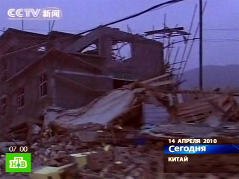 Видеоновость: В зоне бедствия разрушены почти все здания