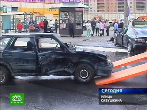 Видеоновость: В «Ладу» врезались на перекрестке