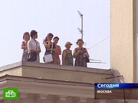 Видеоновость: В центре Москвы загорелось офисное здание