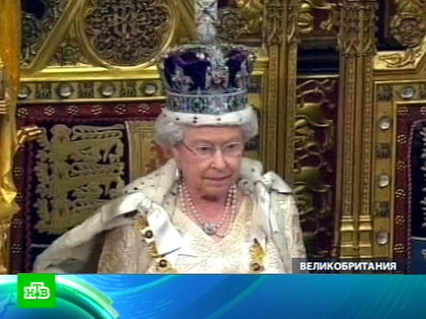 Видеоновость: К Елизавете II заглянули в карман