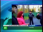 У госдачи Матвиенко собрался пикет. Горожан, с утра пораньше поджидавших губернатора в Комарове, доставили в милицию. губернатор Санкт-Петербурга, жилищная политика, малый бизнес, митинги и пикеты, рынки, Санкт-Петербург, торговля. НТВ.Ru: новости, видео, программы телеканала НТВ У госдачи Матвиенко собрался пикет. Горожан, с утра пораньше поджидавших губернатора в Комарове, доставили в милицию. губернатор Санкт-Петербурга, жилищная политика, малый бизнес, митинги и пикеты, рынки, Санкт-Петербург, торговля. НТВ.Ru: новости, видео, программы телеканала НТВ