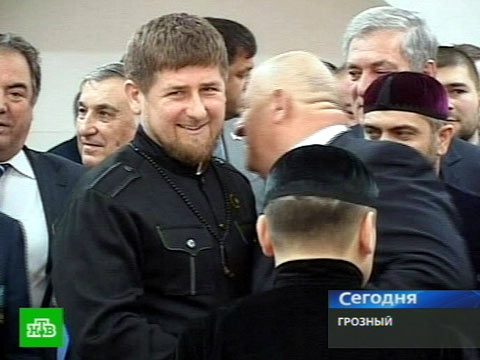 Видеоновость: Глава Чечни едва не расплакался