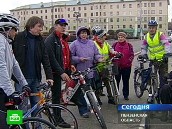 Чиновников пересадили на велосипеды