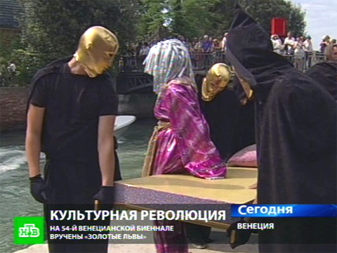 Видеоновость: Ценители прекрасного съехались в Венецию
