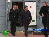 Дмитрий Козак потер нос белому медведю