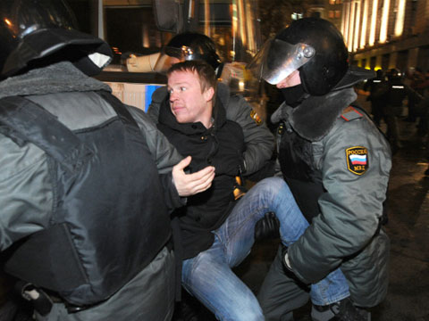 Несогласных с итогами выборов будут забирать в армию. армия России, выборы в Госдуму, демонстрации и митинги, Москва. Cмотрите онлайн на НТВ