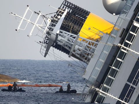 Видеоновость: Costa Concordia сгубили роковые женщины