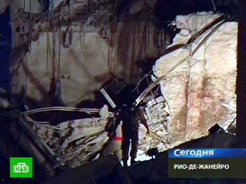 Видеоновость: Обломки высоток едва не засыпали «жемчужину» Рио-де-Жанейро