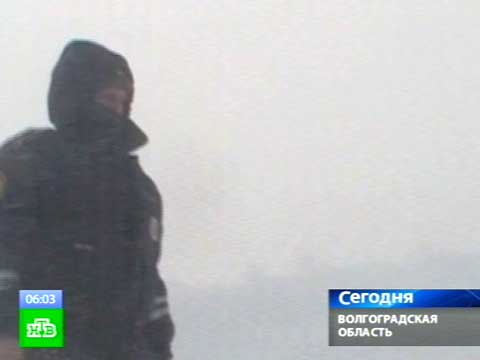 Видеоновость: 70 автомобилей занесло снегом под Саратовом
