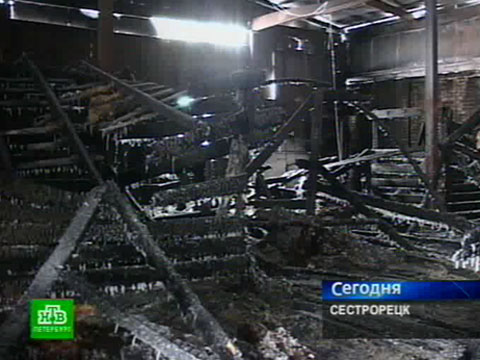 Видеоновость: Пламя поглотило вороную кобылу и орловских рысаков
