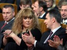 Прохоров доверился Пугачёвой. В список доверенных лиц кандидата-миллиардера, кроме знаменитой певицы, вошли Леонид Ярмольник и Виктор Ерофеев. Алла Пугачёва, выборы президента, Прохоров Михаил. НТВ.Ru: новости, видео, программы телеканала НТВ Прохоров доверился Пугачёвой. В список доверенных лиц кандидата-миллиардера, кроме знаменитой певицы, вошли Леонид Ярмольник и Виктор Ерофеев. Алла Пугачёва, выборы президента, Прохоров Михаил. НТВ.Ru: новости, видео, программы телеканала НТВ