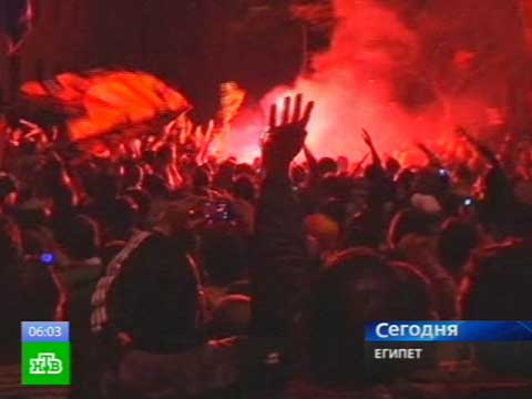 Видеоновость: Полиция расстреляла двух демонстрантов в Суэце
