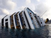 Топливо Costa Concordia качают круглосуточно