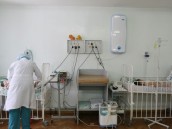 Воспитательница покалечила ребенка из-за конфеты