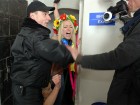 «Рожаем не для вас»: FEMEN провели акцию против запрета абортов