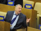 Жириновский хочет похоронить Зюганова в Мавзолее. Владимир Жириновский в Госдуме произнес пламенную речь. Он заявил, что Зюганова после смерти надо отправить в Мавзолей, «эсеров» назвал предателями, порадовался последним губернаторским перестановкам и дал совет Владимиру Путину. Госдума, Жириновский, КПРФ, ЛДПР, Миронов. НТВ.Ru: новости, видео, программы телеканала НТВ Жириновский хочет похоронить Зюганова в Мавзолее. Владимир Жириновский в Госдуме произнес пламенную речь. Он заявил, что Зюганова после смерти надо отправить в Мавзолей, «эсеров» назвал предателями, порадовался последним губернаторским перестановкам и дал совет Владимиру Путину. Госдума, Жириновский, КПРФ, ЛДПР, Миронов. НТВ.Ru: новости, видео, программы телеканала НТВ