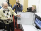 Миронов уговорил Чурова посмотреть записи с участков. Владимир Чуров пообещал Сергею Миронову лично отсмотреть видео с астраханских избирательных участков. Астрахань, выборы, Миронов, оппозиция, Справедливая Россия, Чуров. НТВ.Ru: новости, видео, программы телеканала НТВ Миронов уговорил Чурова посмотреть записи с участков. Владимир Чуров пообещал Сергею Миронову лично отсмотреть видео с астраханских избирательных участков. Астрахань, выборы, Миронов, оппозиция, Справедливая Россия, Чуров. НТВ.Ru: новости, видео, программы телеканала НТВ