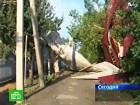 Штормовой ветер в Крыму валит деревья и калечит людей. В Крыму разбушевалась стихия. В регионе хозяйничает свирепый ветер, под порывами которого валятся деревья и рвутся провода. Крым, смерчи и торнадо, стихия, ураганы. НТВ.Ru: новости, видео, программы телеканала НТВ Штормовой ветер в Крыму валит деревья и калечит людей. В Крыму разбушевалась стихия. В регионе хозяйничает свирепый ветер, под порывами которого валятся деревья и рвутся провода. Крым, смерчи и торнадо, стихия, ураганы. НТВ.Ru: новости, видео, программы телеканала НТВ