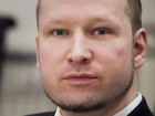Брейвик посмотрел в глаза своей жертвы. Впервые за время процесса массовый убийца лицом к лицу оказался с человеком, который чуть не погиб от его руки. Брейвик, Норвегия, суд, терроризм. НТВ.Ru: новости, видео, программы телеканала НТВ Брейвик посмотрел в глаза своей жертвы. Впервые за время процесса массовый убийца лицом к лицу оказался с человеком, который чуть не погиб от его руки. Брейвик, Норвегия, суд, терроризм. НТВ.Ru: новости, видео, программы телеканала НТВ