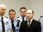 Норвежцы спели ненавистную Брейвику песню. Сорок тысяч человек собрались у здания суда, где дает показания обвиняемый в массовом убийстве. Брейвик, Норвегия, суд, терроризм. НТВ.Ru: новости, видео, программы телеканала НТВ Норвежцы спели ненавистную Брейвику песню. Сорок тысяч человек собрались у здания суда, где дает показания обвиняемый в массовом убийстве. Брейвик, Норвегия, суд, терроризм. НТВ.Ru: новости, видео, программы телеканала НТВ