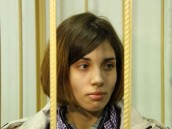 Участниц Pussy Riot наказали из-за одеяла и заметок