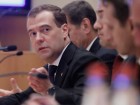 Медведев заручился поддержкой большинства депутатов. В понедельник президент России Владимир Путин сразу после инаугурации внес в Госдуму кандидатуру на должность нового премьер-министра. Речь, что вполне предсказуемо, идет о Дмитрии Медведеве. Госдума, депутаты, Единая Россия, Жириновский, Зубков, ЛДПР, Медведев, Правительство РФ. НТВ.Ru: новости, видео, программы телеканала НТВ Медведев заручился поддержкой большинства депутатов. В понедельник президент России Владимир Путин сразу после инаугурации внес в Госдуму кандидатуру на должность нового премьер-министра. Речь, что вполне предсказуемо, идет о Дмитрии Медведеве. Госдума, депутаты, Единая Россия, Жириновский, Зубков, ЛДПР, Медведев, Правительство РФ. НТВ.Ru: новости, видео, программы телеканала НТВ