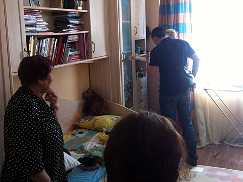 У Навального изъяли детские фото и футболку // НТВ
