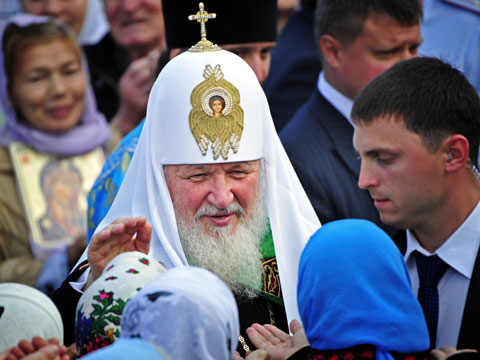 Патриарх Московский и всея Руси Кирилл призвал участников интернет дискуссий к миру - фото 1
