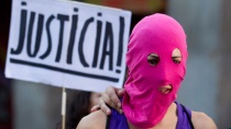 ��� ������� �� Pussy Riot ������� ����� ������� � �����������. ����������� �������� ������ Pussy Riot � ��������� ���������. �� ���� ������� ������������ World Village Festival, � ������ �������� ��� ������ ���� ����� �� �����. ������������ �� ��������, �������� ����, ��� ��� �������, ������������ �� ������������ Puck � Headlights, ������� ����� ������� � �����������. Pussy Riot, ��������, ������� �����, ���������. ���.Ru: �������, �����, ��������� ���������� ���