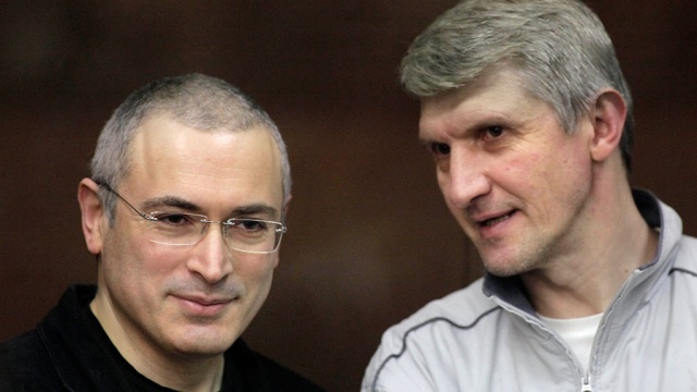 img.ntv.ru/home/news/20131114/khodorkovsky_levedev.jpg