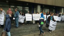 Толпа людей в масках громит гостиницу «Турист» в Киеве. Киев, митинги и протесты, погромы, профсоюзы, Украина. НТВ.Ru: новости, видео, программы телеканала НТВ Толпа людей в масках громит гостиницу «Турист» в Киеве. Киев, митинги и протесты, погромы, профсоюзы, Украина. НТВ.Ru: новости, видео, программы телеканала НТВ