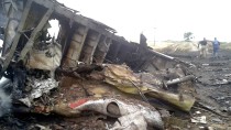 Boeing 777 рухнул у российско-украинской границы. авиационные катастрофы и происшествия, граница, Донецкая область, Малайзия, Украина. НТВ.Ru: новости, видео, программы телеканала НТВ Boeing 777 рухнул у российско-украинской границы. авиационные катастрофы и происшествия, граница, Донецкая область, Малайзия, Украина. НТВ.Ru: новости, видео, программы телеканала НТВ