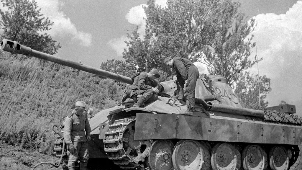 Минобороны РФ опубликовало эксклюзивные военные фото и видео.
Великая Отечественная война, День Победы, Минобороны РФ, фото.
НТВ.Ru: новости, видео, программы телеканала НТВ Минобороны РФ опубликовало эксклюзивные военные фото и видео.
Великая Отечественная война, День Победы, Минобороны РФ, фото.
НТВ.Ru: новости, видео, программы телеканала НТВ