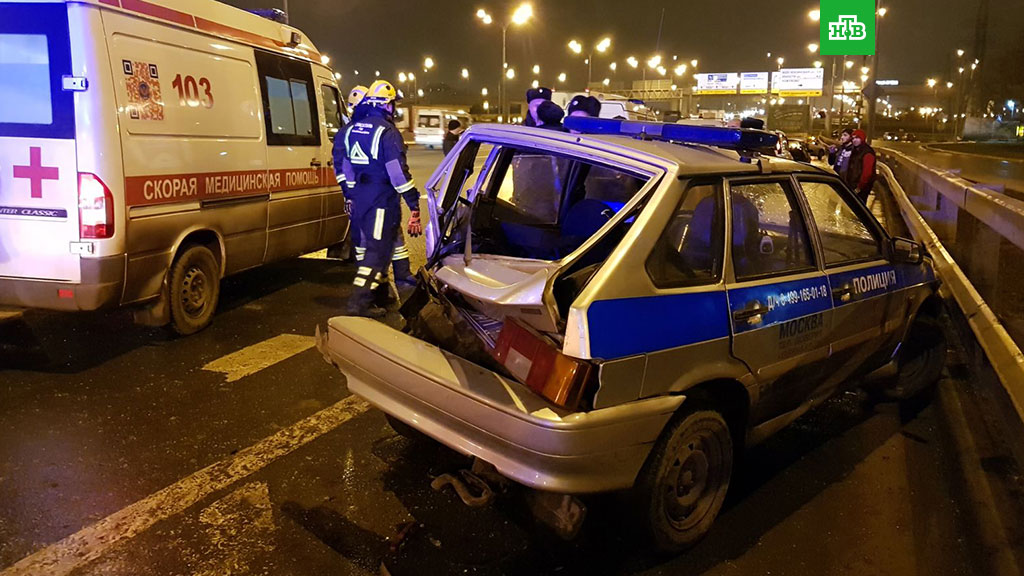 В крупном ДТП на МКАД пострадали три человека.
ДТП, МКАД, Москва.
НТВ.Ru: новости, видео, программы телеканала НТВ В крупном ДТП на МКАД пострадали три человека.
ДТП, МКАД, Москва.
НТВ.Ru: новости, видео, программы телеканала НТВ
