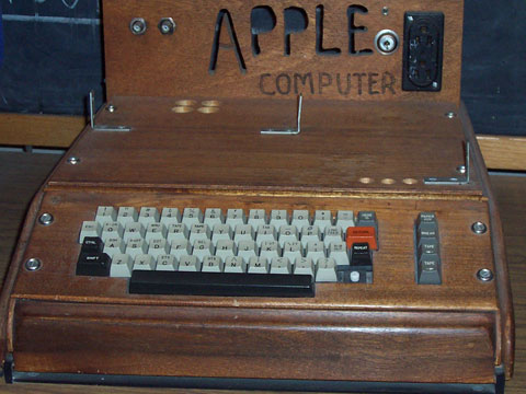 Первый компьютер от Apple продали за рекордные 400 тысяч евро. Apple, аукцион. НТВ.Ru: новости, видео, программы телеканала НТВ
